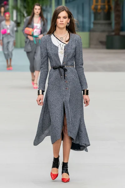 Look 22